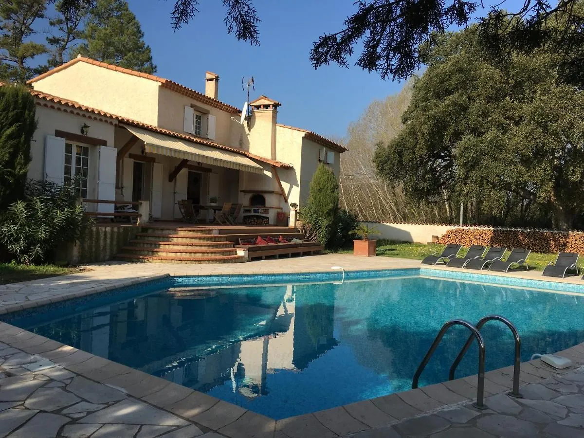 Bed & Breakfast Le Chene Et L'Eau Bed and Breakfast Roquebrune-sur-Argens