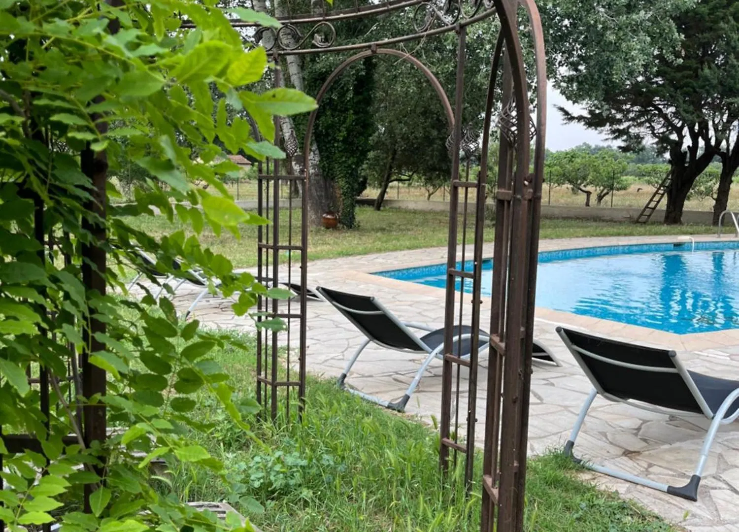Bed and Breakfast Le Chene Et L'Eau Roquebrune-sur Argens 0*,  Francia